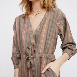 💕 FREE PEOPLE Loveland wool blend stripe jumpsuit, tie waist size L metallic